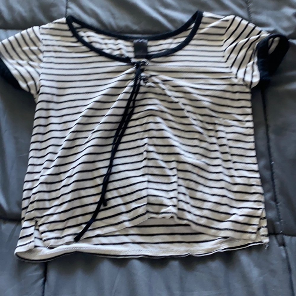 t shirt striped with front tie